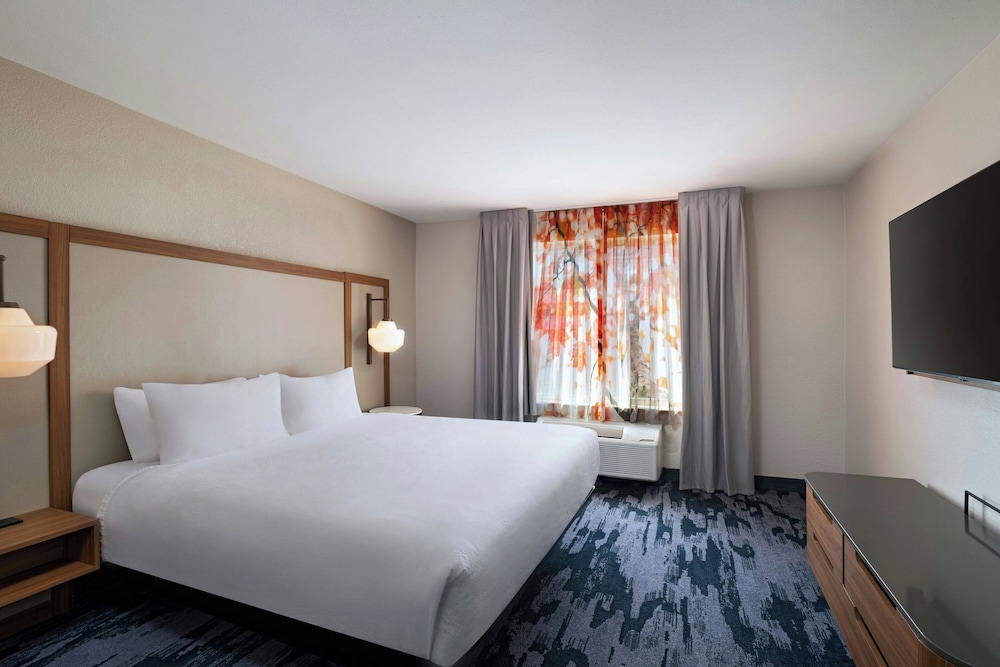 Fairfield Inn & Suites by Marriott Austin University Area - photo 16