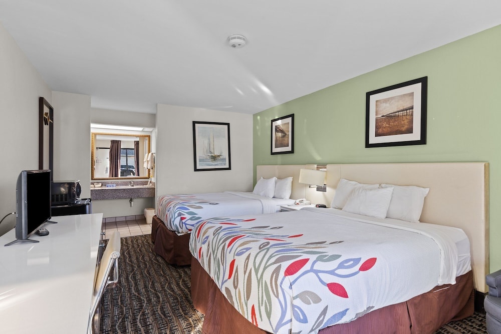 Garnet Inn & Suites Morehead City near Atlantic Beach - photo 10