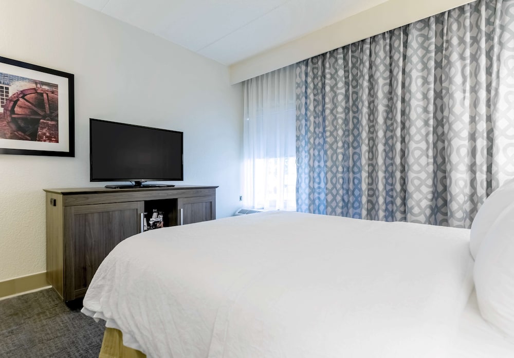 Hampton Inn St. Charles St. Peters - photo 17