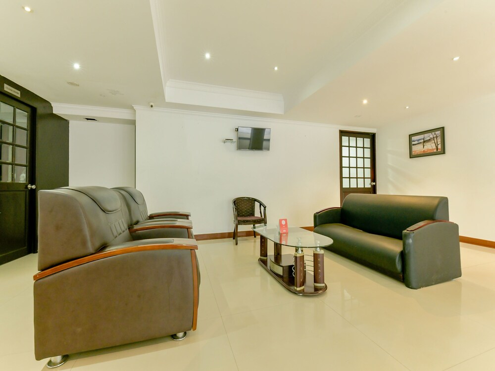 OYO 15460 Centre Point — Cochin — photo 5