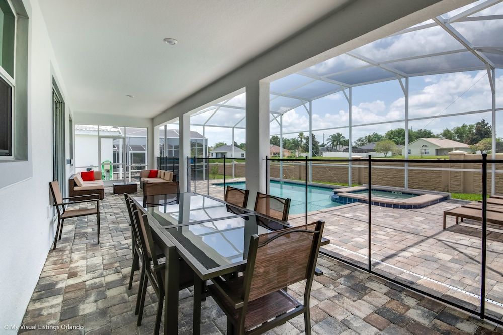 H1672brand new Amazing 8 Bedroom 5 Bathroom Resort - photo 2