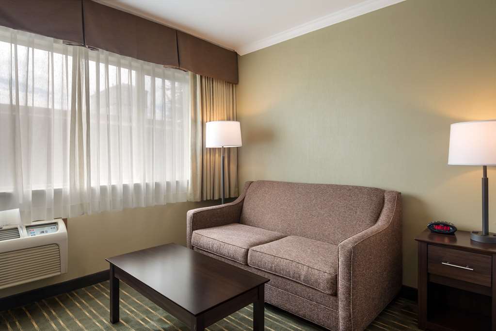 Best Western Holiday Hotel - photo 18