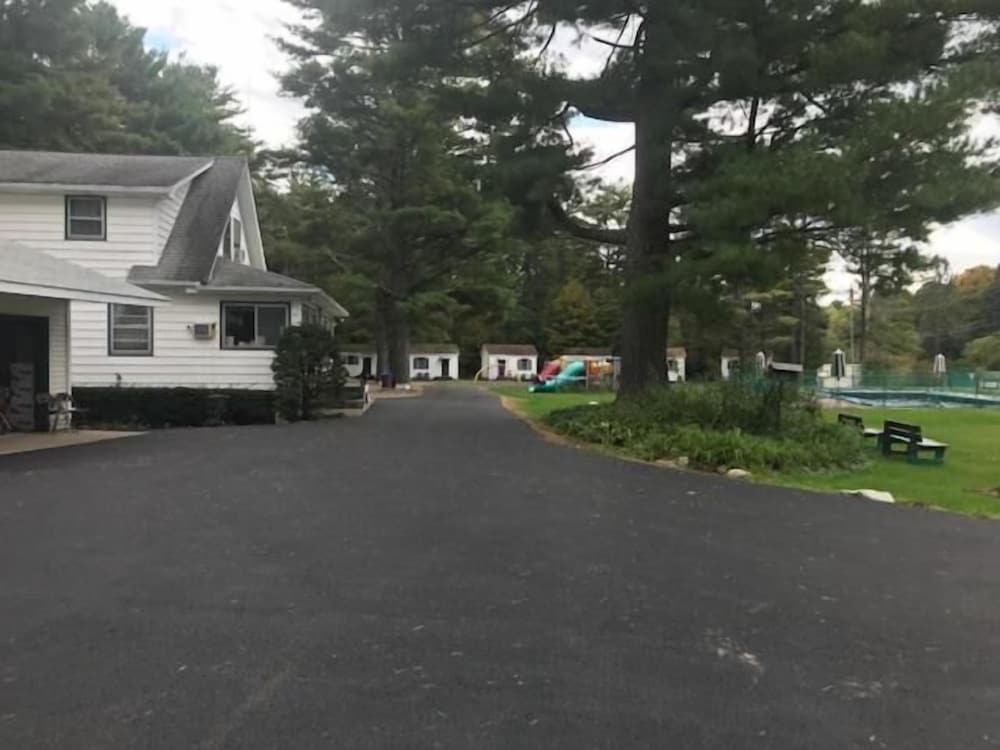 Catskill Motor Court Motel - photo 51
