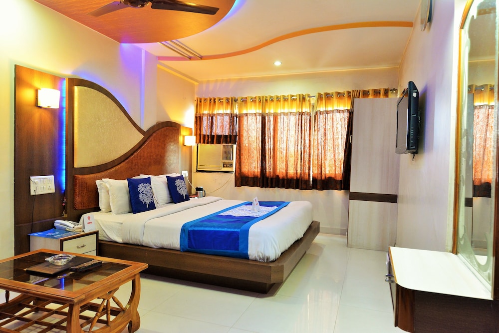 Oyo 1389 Hotel Relax Inn — hotel in Surat