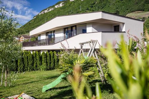 Hof im Kalch Tramin — 4-Star Luxury Hotel in Termeno, Italy