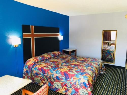 Fulton Inn - photo 9