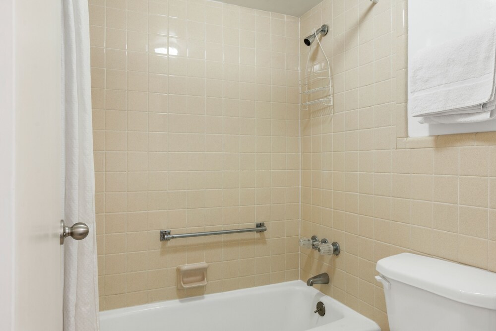 Travelers Place Inn & Suites - photo 40