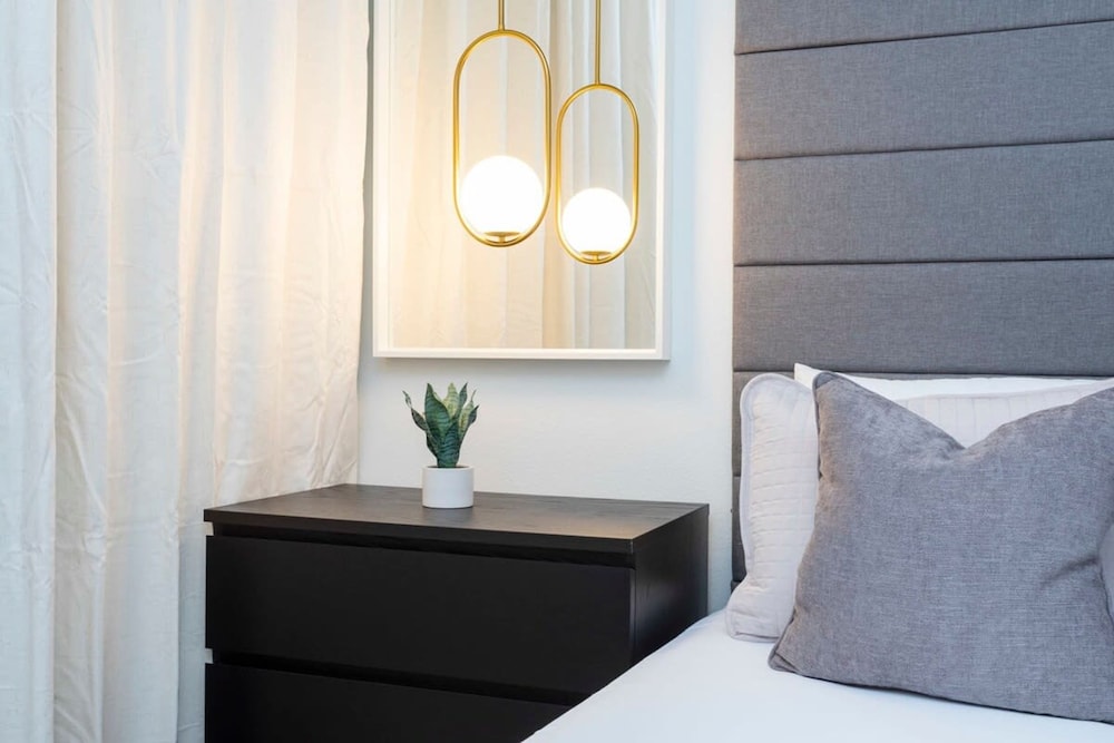 Chic Modern Marvel Themed Beds Private Pool - photo 22