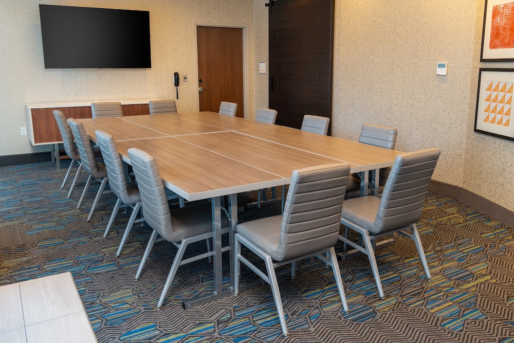 Holiday Inn Express & Suites Las Vegas E Tropicana by IHG - photo 34