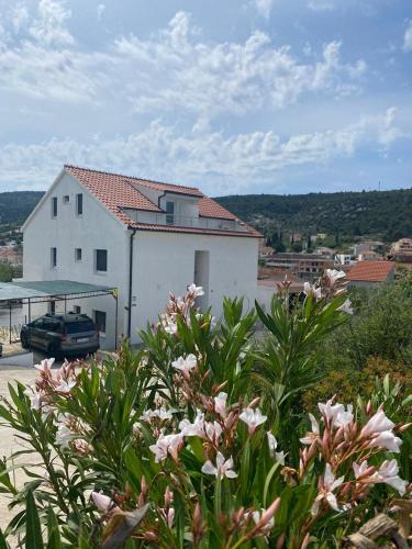 Apartmani Kamil — 4-Star Luxury Hotel in Marina, Croatia