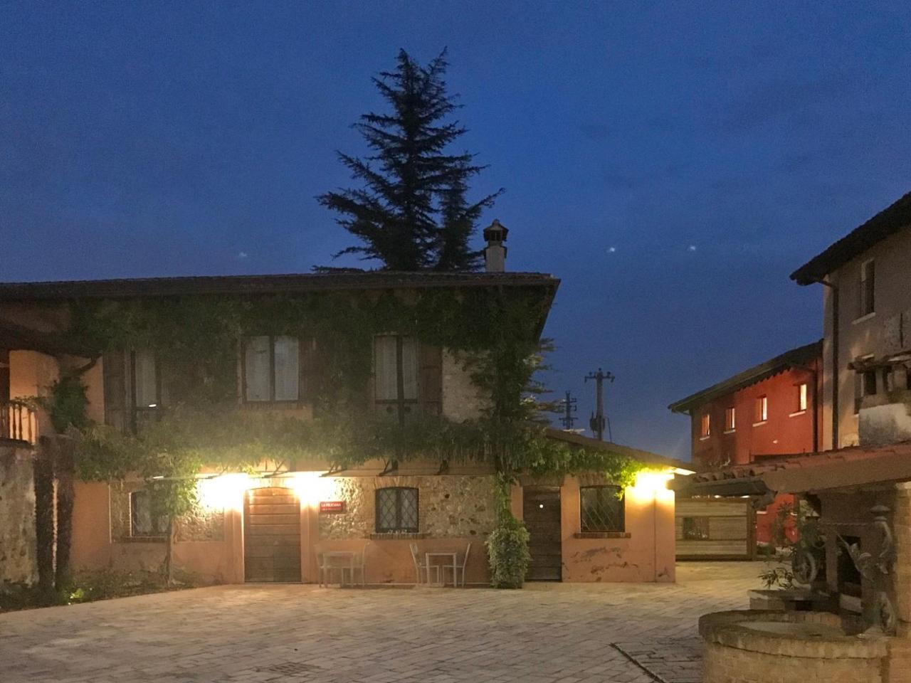 Agriturismo Feliciana — 4-Star Luxury Hotel in Pozzolengo, Italy