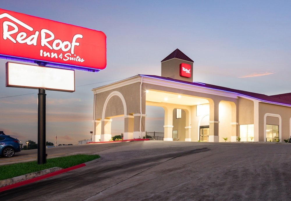Red Roof Inn & Suites Austin East Manor - photo 21