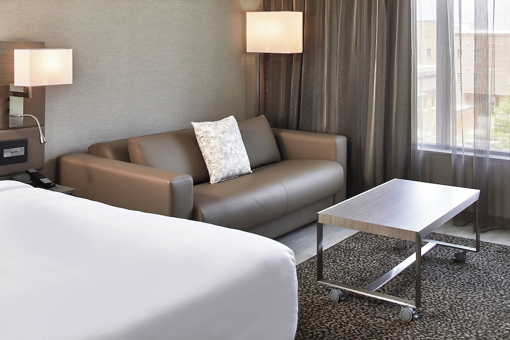 AC Hotel by Marriott Tuscaloosa Downtown - photo 10