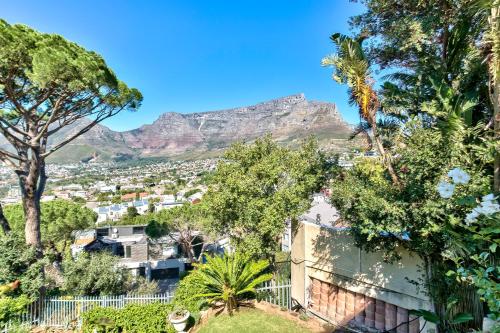 Spectacular 1 bed Apartment — 4-Star Luxury Hotel in Cape Town, South Africa