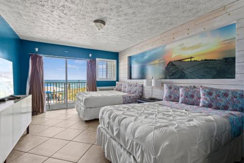 Oceanfront Inn Room #16 Ocean View Balcony 2 Full Beds in Fort Pierce, United States