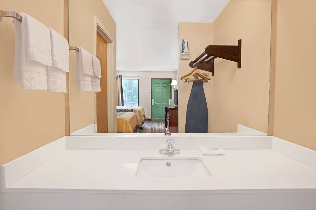 Super 8 by Wyndham Acworth Atlanta Area - photo 13