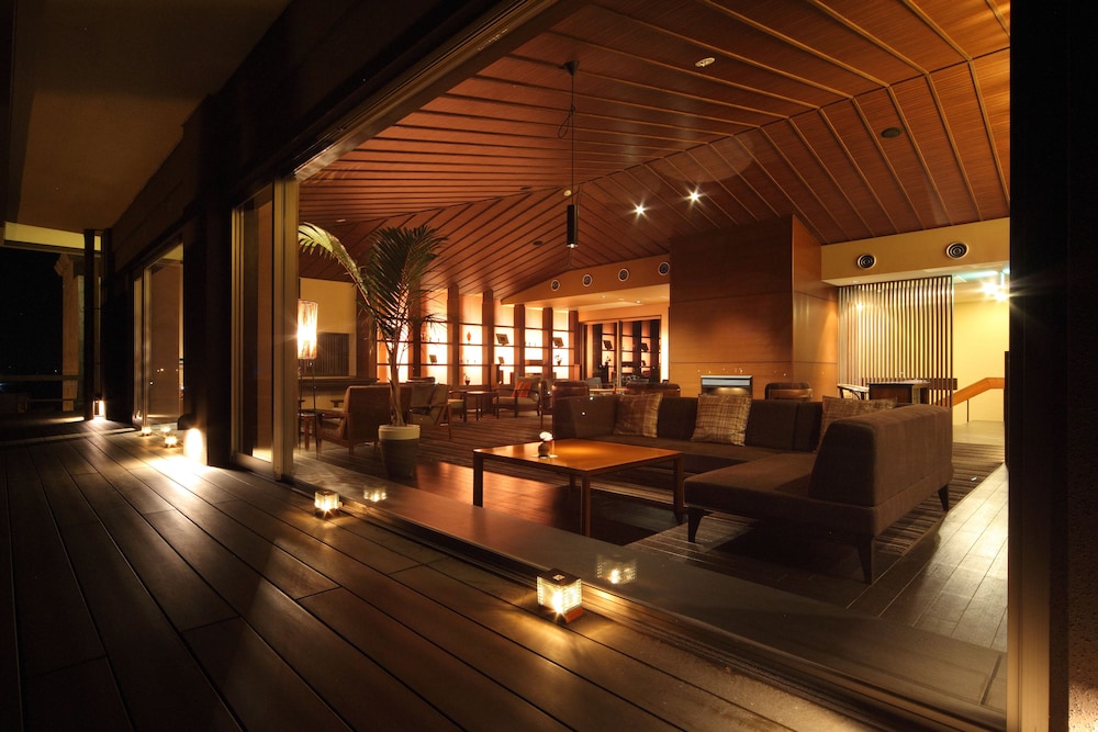 Kotohira Kadan — 4-Star Luxury Hotel in Zentsujicho, Japan