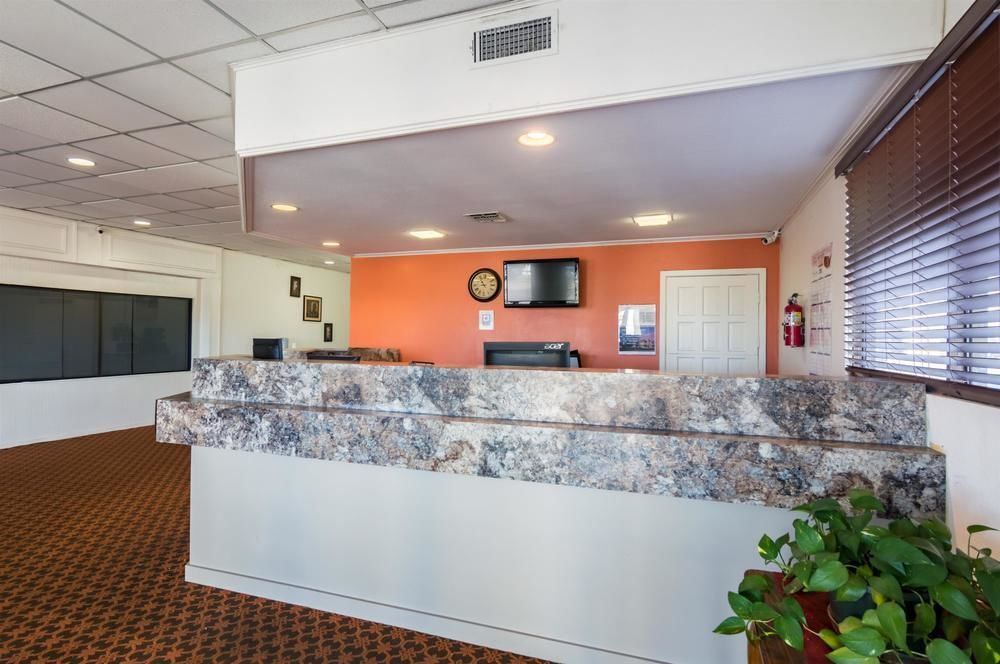 Red Roof Inn & Suites San Angelo - photo 28