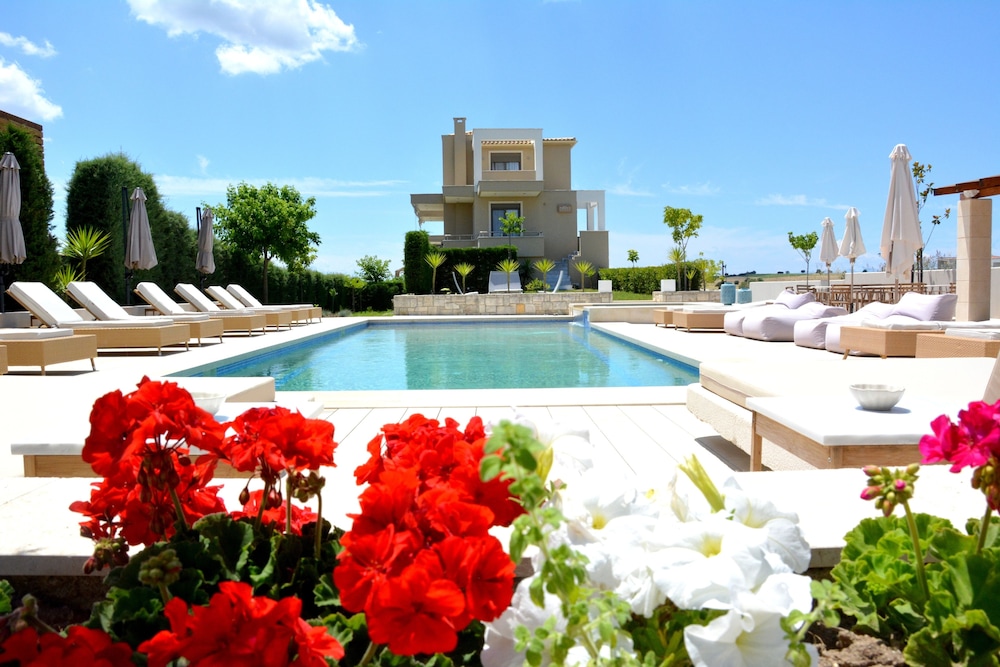 Niovi Boutique Apartments — 4-Star Luxury Hotel in Kassandreia, Greece