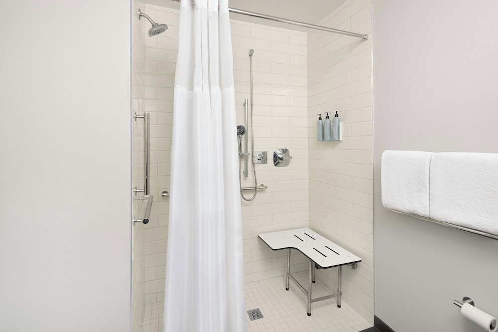 Courtyard by Marriott Springfield Airport - photo 30