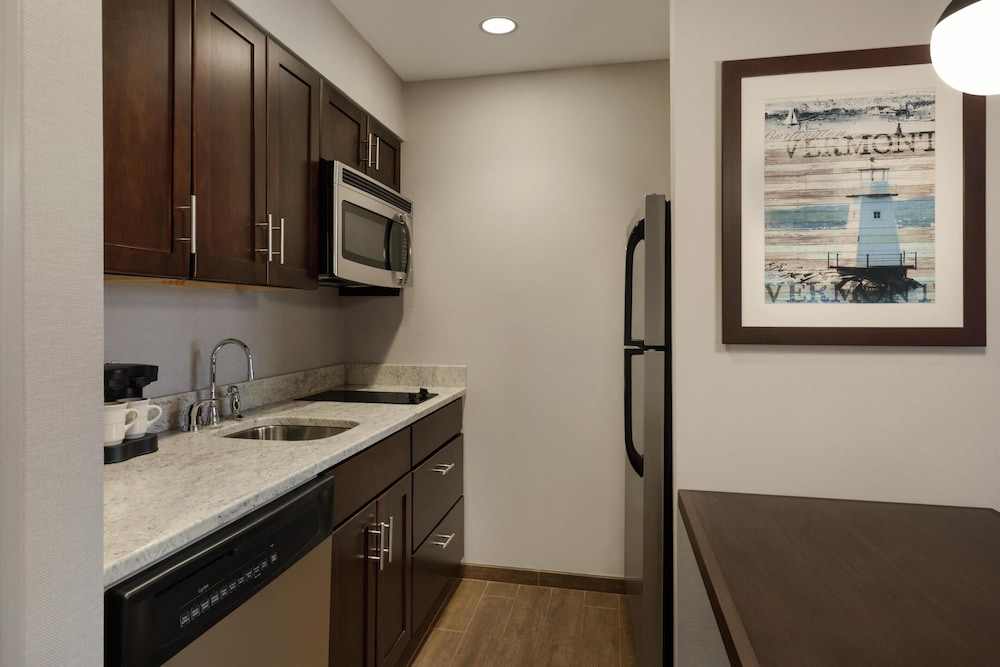 Homewood Suites by Hilton Burlington - photo 10