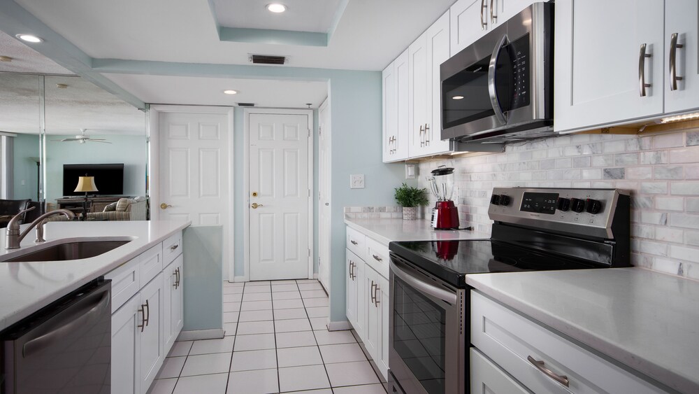 Long Beach 4 1007E 556192 by RedAwning - photo 7