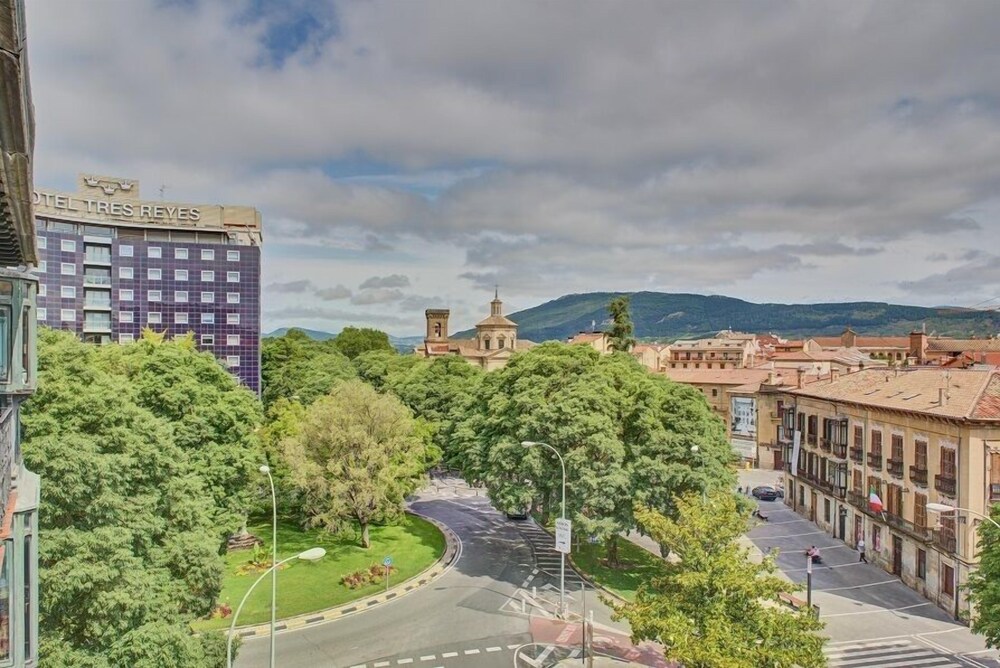 Navas I — 4-Star Luxury Hotel in Pamplona, Spain