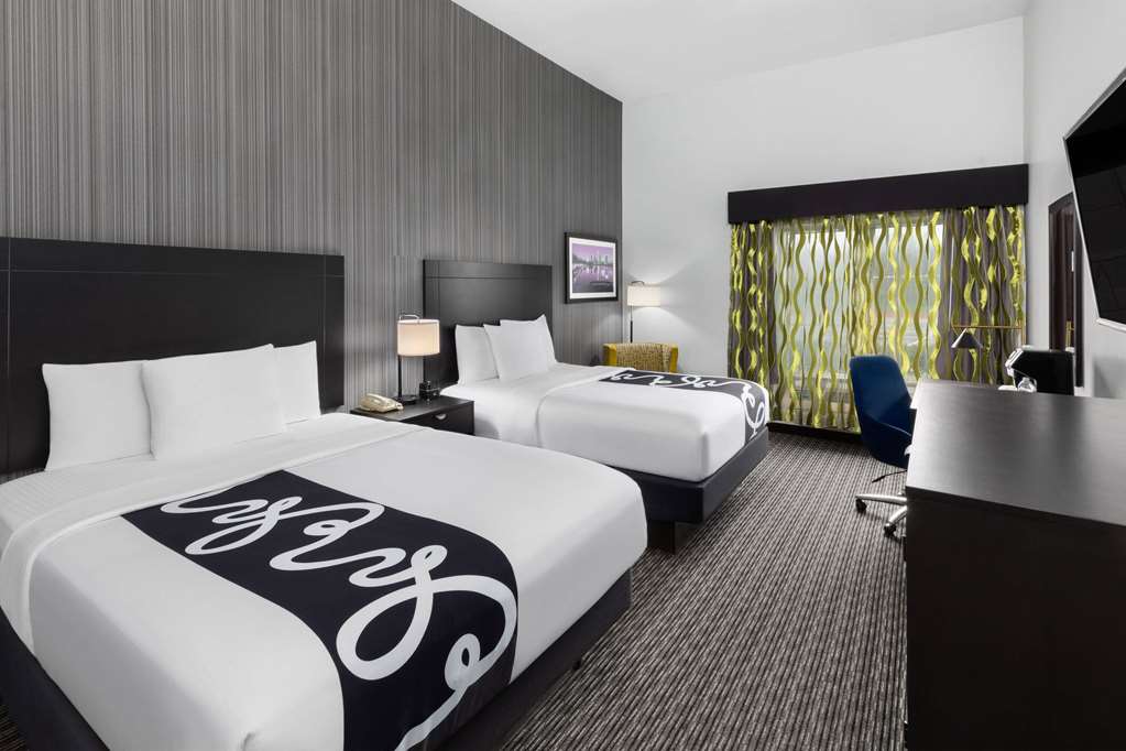 La Quinta Inn & Suites by Wyndham Austin Cedar Park - photo 17