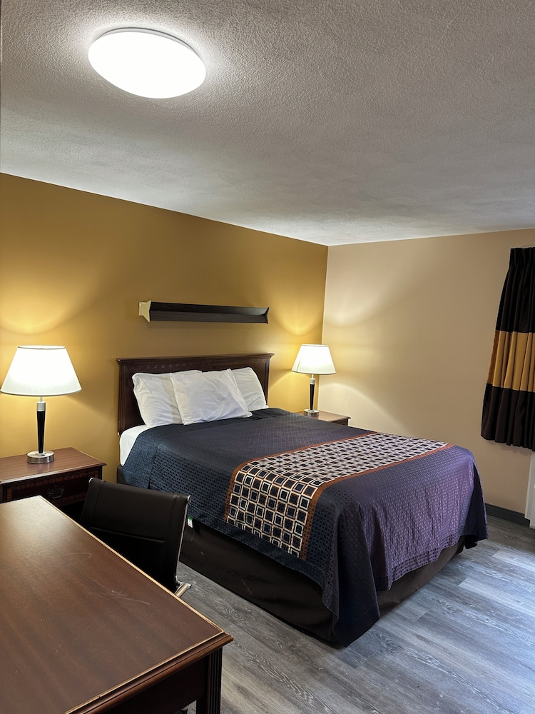 Wickford Motor Inn - photo 5