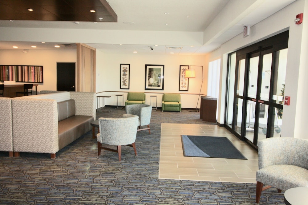 Holiday Inn Express & Suites Kirksville University Area by IHG - photo 23