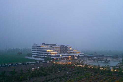 Golden Yug Resort by SS — hotel in Sanwer