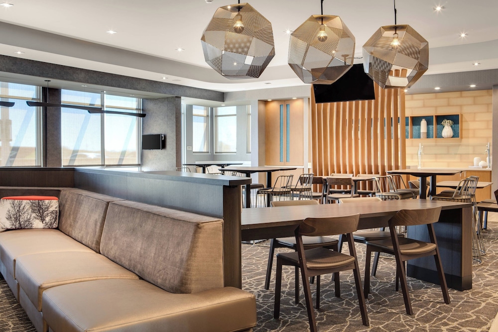 SpringHill Suites by Marriott Ames - photo 2