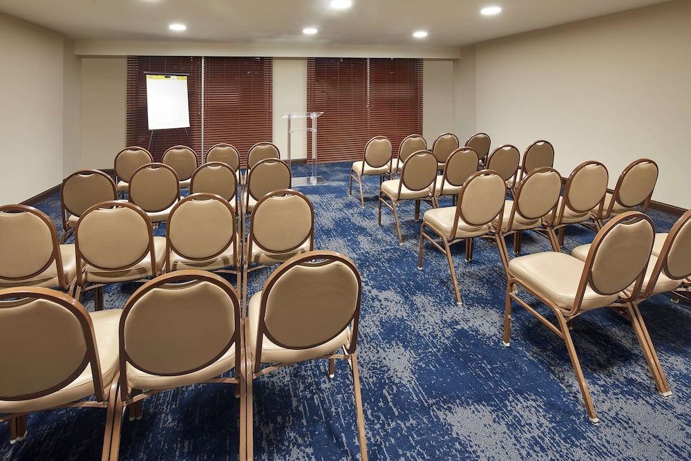 Hilton Garden Inn Waikiki Beach - photo 82