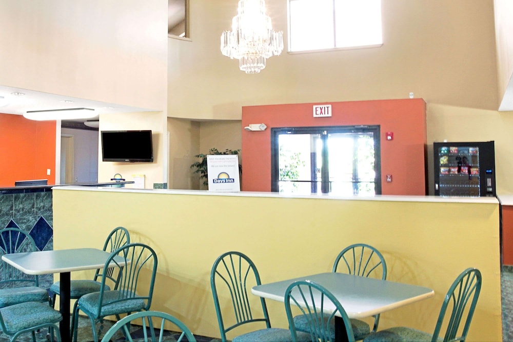 Days Inn by Wyndham El Campo TX - photo 15