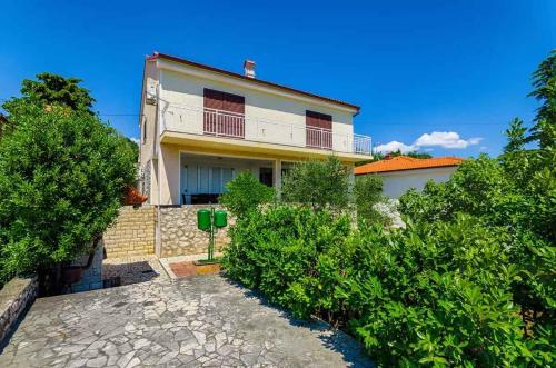 Apartment in Novi Vinodolski 39131 — 4-Star Luxury Hotel in Novi Vinodolski, Croatia