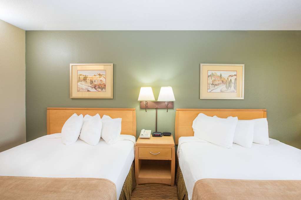 Ramada by Wyndham Spirit Lake Okoboji - photo 7