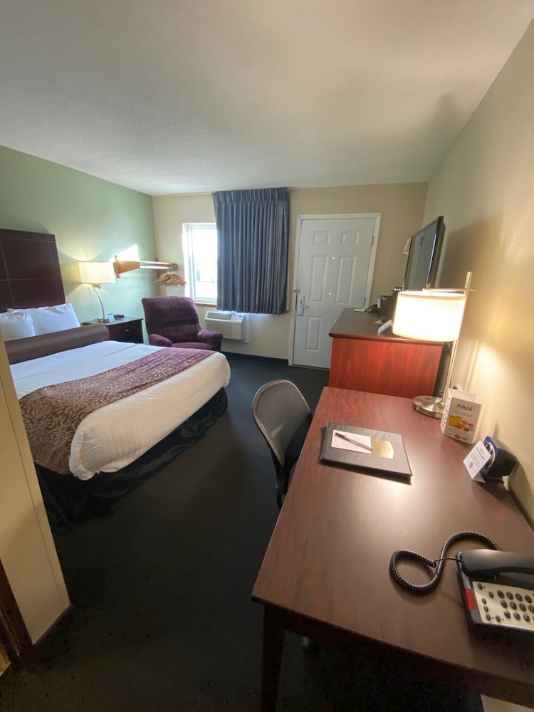Boarders Inn & Suites by Cobblestone Hotels Broken Bow - photo 12
