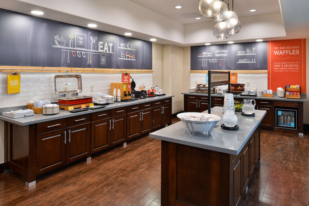 Hampton Inn & Suites Hutto Austin - photo 37