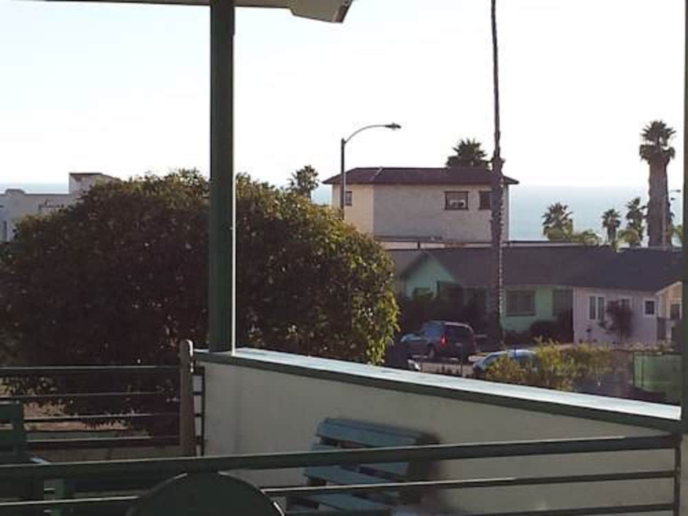 Travelers Beach Inn - photo 14