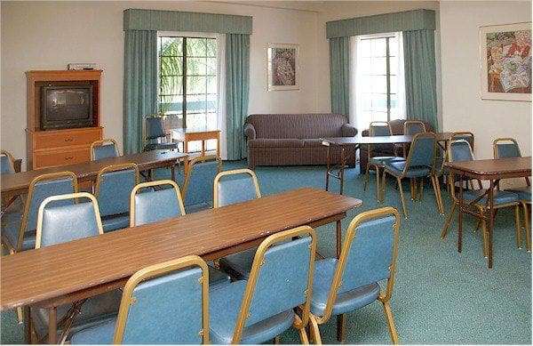 La Quinta Inn Tampa Bay Pinellas Park Clearwater - photo 38