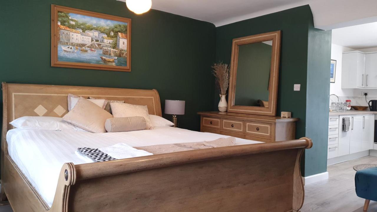 House 1905 Self Catering Serviced Apartment 17390286 — Tidworth