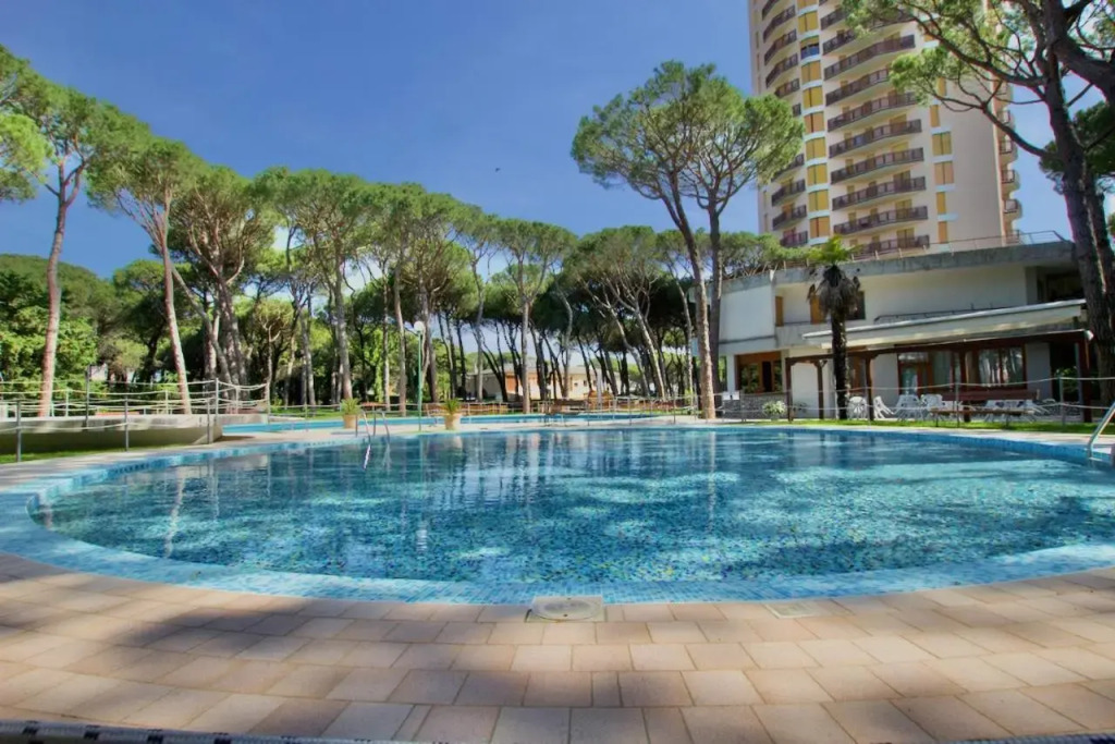 Pineta Residence Home Immobiliare Jesolo — 4-Star Luxury Hotel in Lido Di Jesolo, Italy