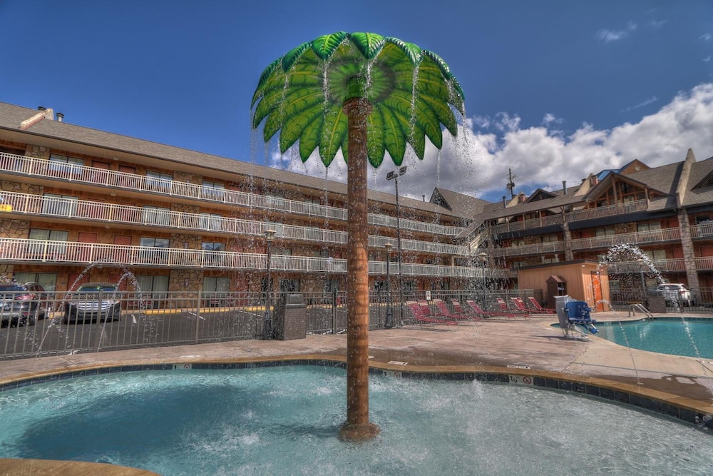 Crossroads Inn & Suites - photo 70