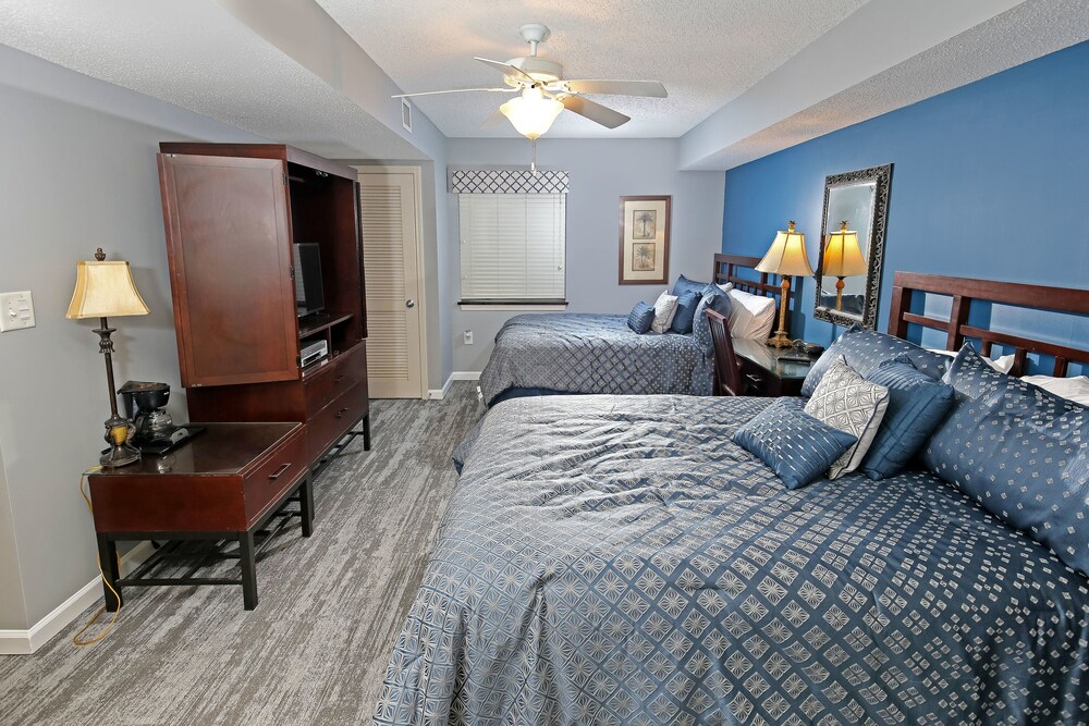 Barefoot Resort & Yacht Club - photo 15
