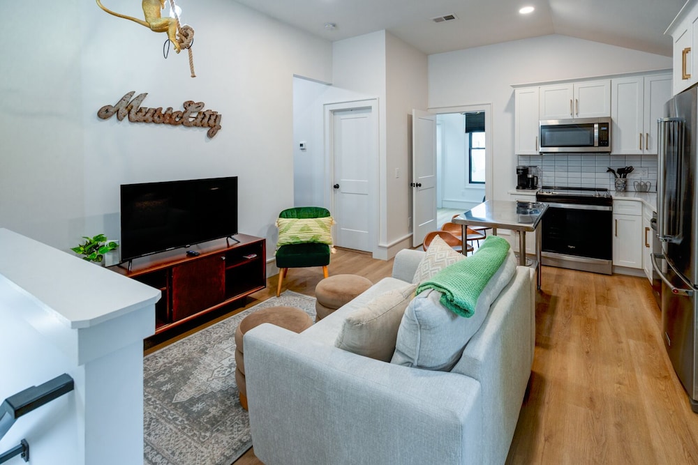 Golden Monkey in Nashville, United States