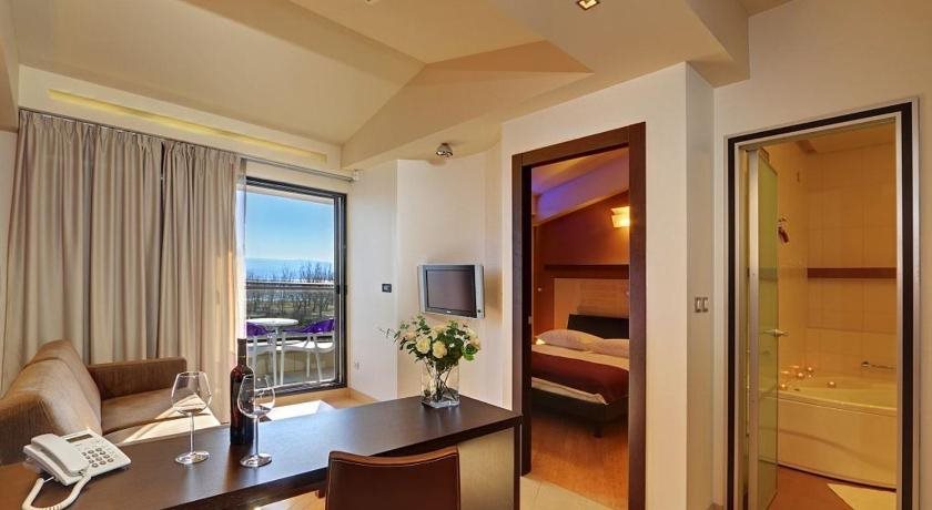 Hotel Diadem — hotel in Omis