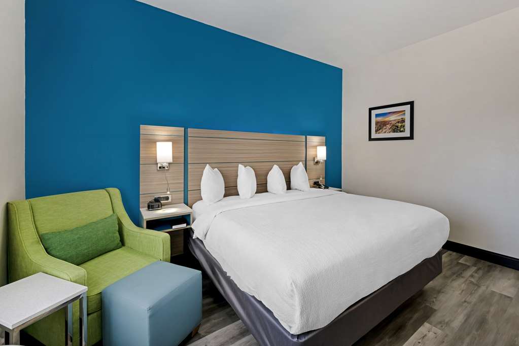 Best Western Plus Executive Residency Carlsbad Hotel - photo 14