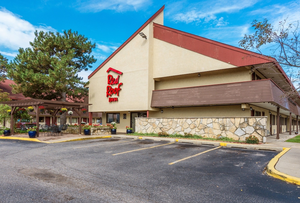 Red Roof Inn Grand Rapids Airport - photo 37