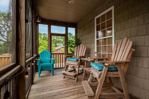 Woodlands Wonder by Oak Island Accommodations - photo 17
