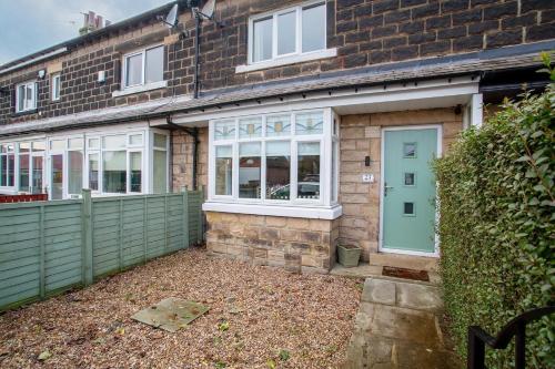 Stylish 2 Bed Cottage in the heart of Yorkshire — 4-Star Luxury Hotel in Leeds, United Kingdom